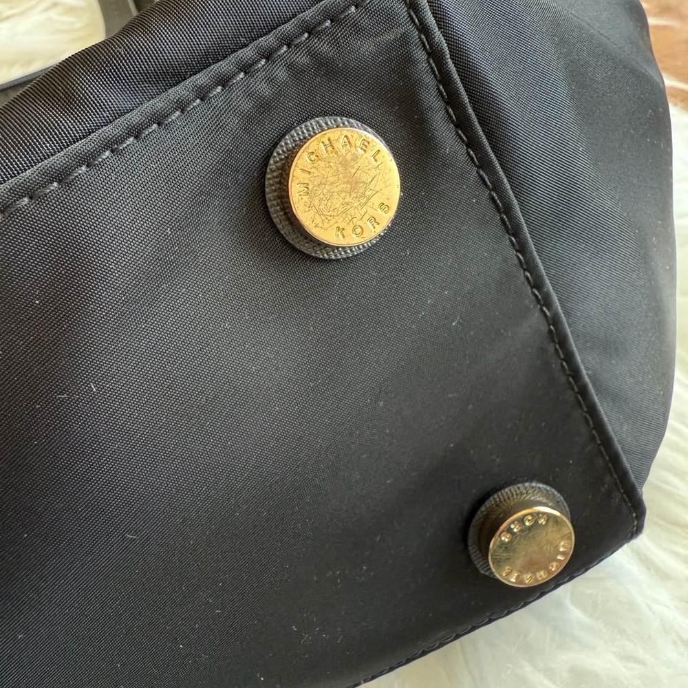 🔥Michael Kors | Black Purse with Zip Close and Trolly Sleeve and Tons of Storage - Picture 13 of 16